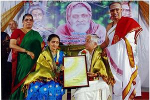 60 ನೆಯ ವರ್ಧಂತೀ ಸಂದರ್ಭದಲ್ಲಿ  ಶ್ರೀಯುತ ಸಿ. ಎ. ಸಂಜೀವಮೂರ್ತಿಗಳಿಗೆ 'ಅಧ್ಯಾತ್ಮಗಾನಗಂಧರ್ವ' ಗೌರವಪ್ರಶಸ್ತಿ ಸನ್ಮಾನಪತ್ರ ಪ್ರದಾನ ಸಂದರ್ಭ (06-04-2012)