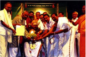 ರಾಜರಾಜೇಶ್ವರಿನಗರದ ಶ್ರೀಶಂಕರಭಗವತ್ಪಾದ ಸೇವಾಸಮಿತಿಯಿಂದ ವಿದ್ವಾನ್ ಕೆ. ಜಿ. ಸುಬ್ರಾಯಶರ್ಮಾರವರಿಗೆ ಗೌರವ ಅಭಿನಂದನ ಪತ್ರ (26-04-2012)