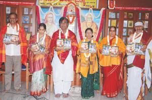 ಮಹಾಮಹೋಪಾಧ್ಯಾಯ ವಿದ್ವಾನ್ ಕೆ. ಜಿ. ಸುಬ್ರಾಯಶರ್ಮಾರವರ ಧರ್ಮ-ವೇದ-ಬ್ರಹ್ಮ ಕೃತಿರತ್ನದ ಲೋಕಾರ್ಪಣಸಮಾರಂಭದಲ್ಲಿ ಮುಖ್ಯ ಅತಿಥಿಗಳು - 25-5-2013 ಶನಿವಾರ