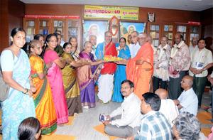`ಉಪನಿಷದ್‍ರತ್ನಾಕರ' ಡಾ ॥ ಕೆ. ಜಿ. ಸುಬ್ರಾಯಶರ್ಮಾಜಿಯವರ `ಬ್ರಹ್ಮಜ್ಞಾನಫಲಂ'-49 ಗ್ರಂಥದ ಲೋಕಾರ್ಪಣಸಮಾರಂಭದಲ್ಲಿ ಡಾ ॥ ಶರ್ಮಾದಂಪತಿಗಳಿಗೆ ಗೌರವಸನ್ಮಾನ, 16-5-2014, ಶುಕ್ರವಾರ