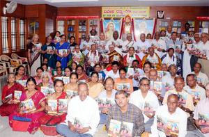 `ಜಿಜ್ಞಾಸುಕಾಮಧೇನು' ಡಾ ॥ ಕೆ. ಜಿ. ಸುಬ್ರಾಯಶರ್ಮರ `ವಿವೇಕರತ್ನ'-59 ಕೃತಿರತ್ನದ ಲೋಕಾರ್ಪಣಸಮಾರಂಭದಲ್ಲಿ ತತ್ತ್ವಜಿಜ್ಞಾಸು ಸಾಧಕರುಗಳು. 17-3-2015, ಮಂಗಳವಾರ